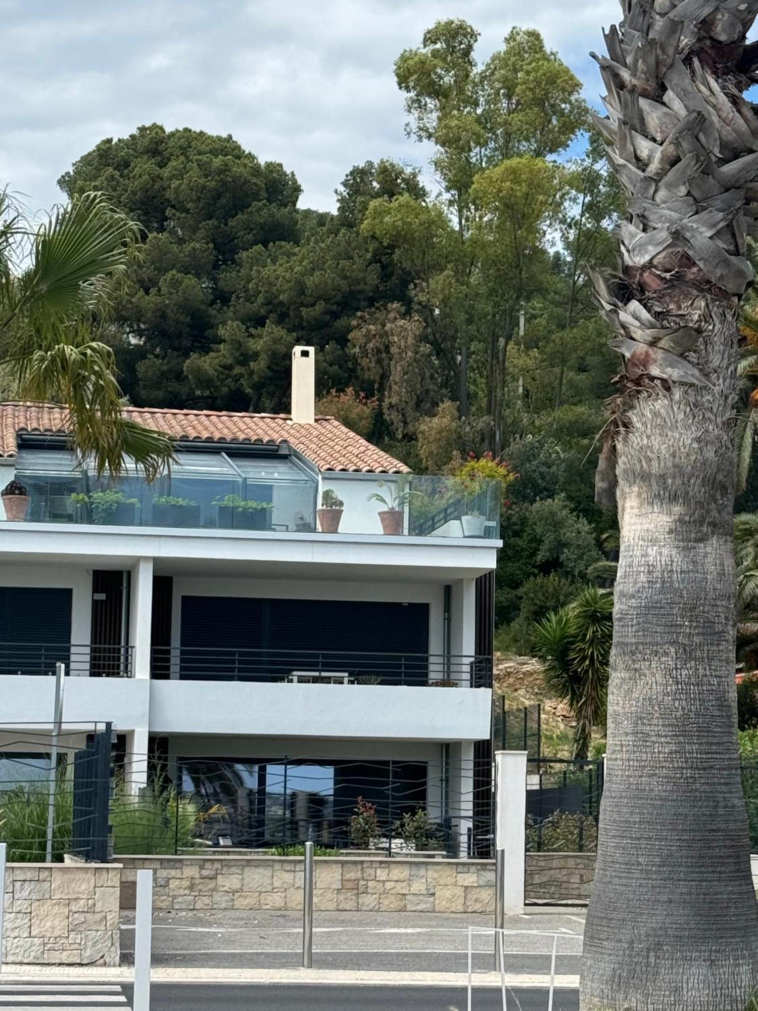 T3 Neuf Avec Terrasse Et Jardin Face A La Mer Bandol Exterior foto