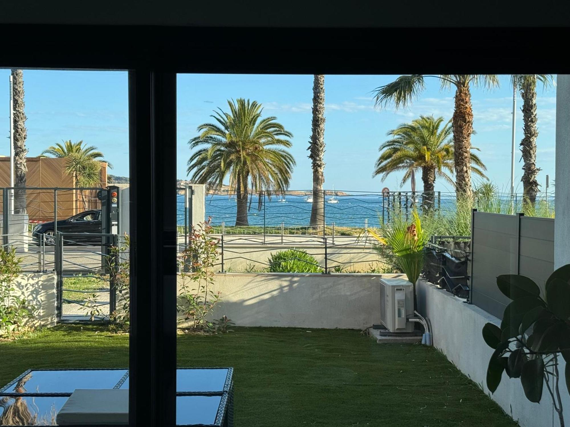 T3 Neuf Avec Terrasse Et Jardin Face A La Mer Bandol Exterior foto
